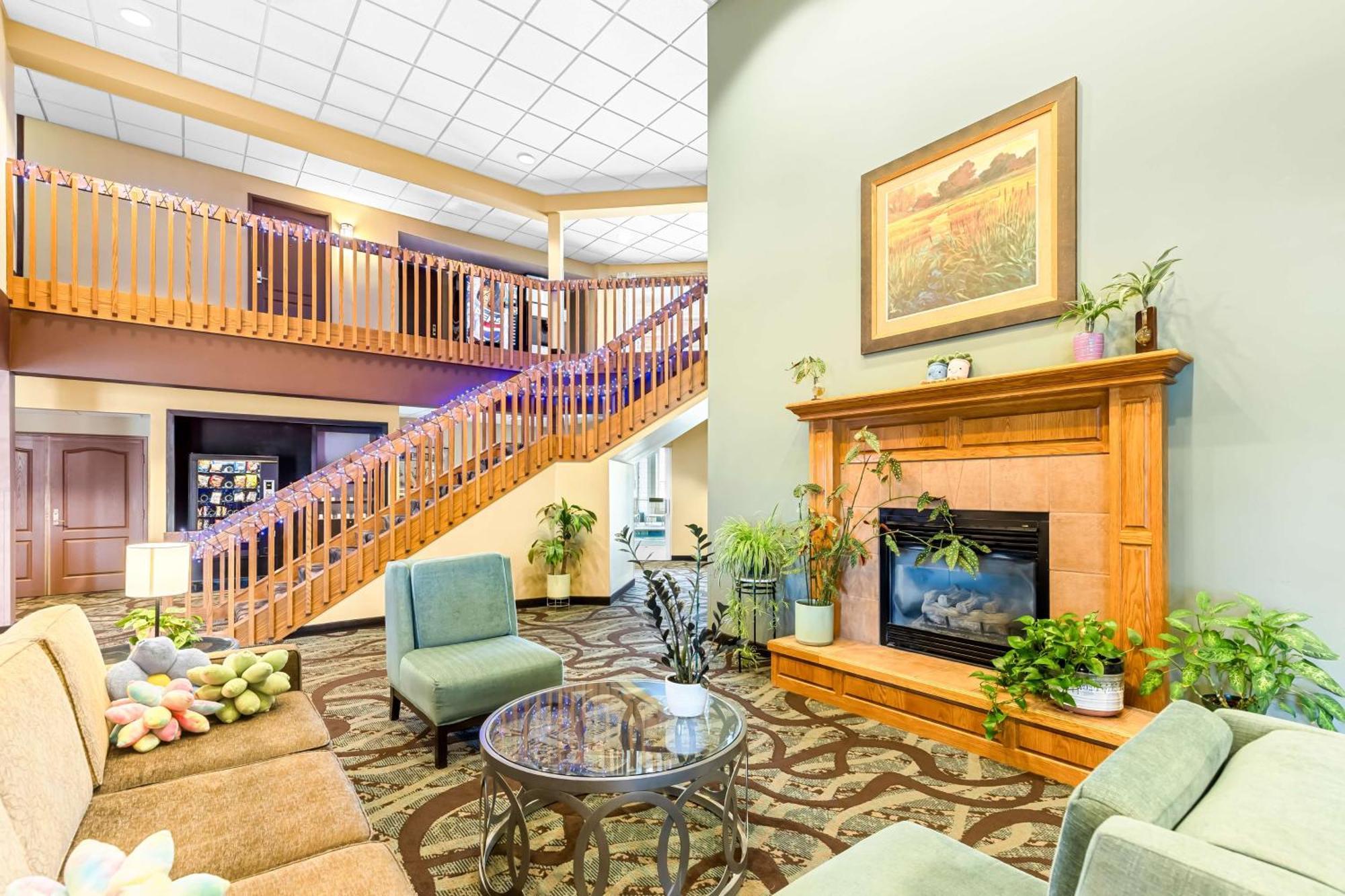 Best Western Holiday Manor Newton Exterior photo
